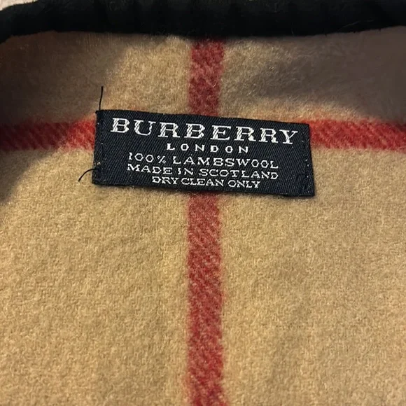 Burberry London 100% Lambswool Cape/Wrap